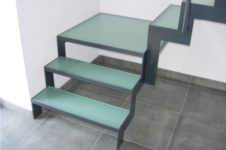 Poorten, Trappen, Hekken, Balustrades, Schouwkappen in Evergem (Ertvelde), Oost-Vlaanderen